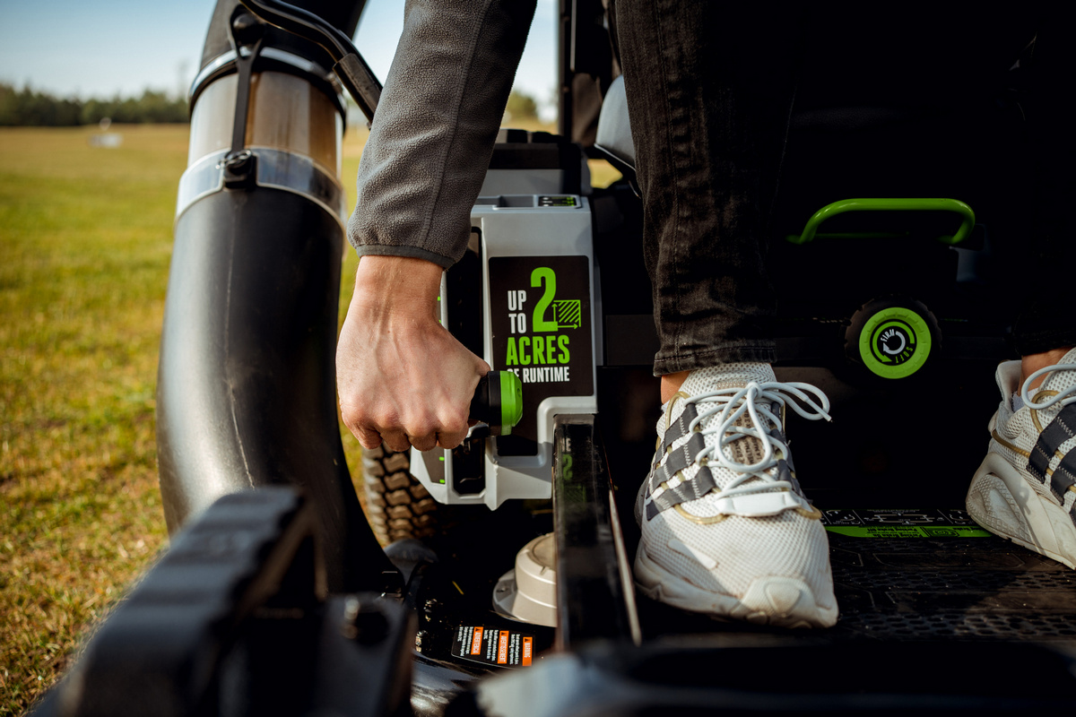 Ogród czysty i bez spalin z kosiarką akumulatorową EGO Power+ Z6