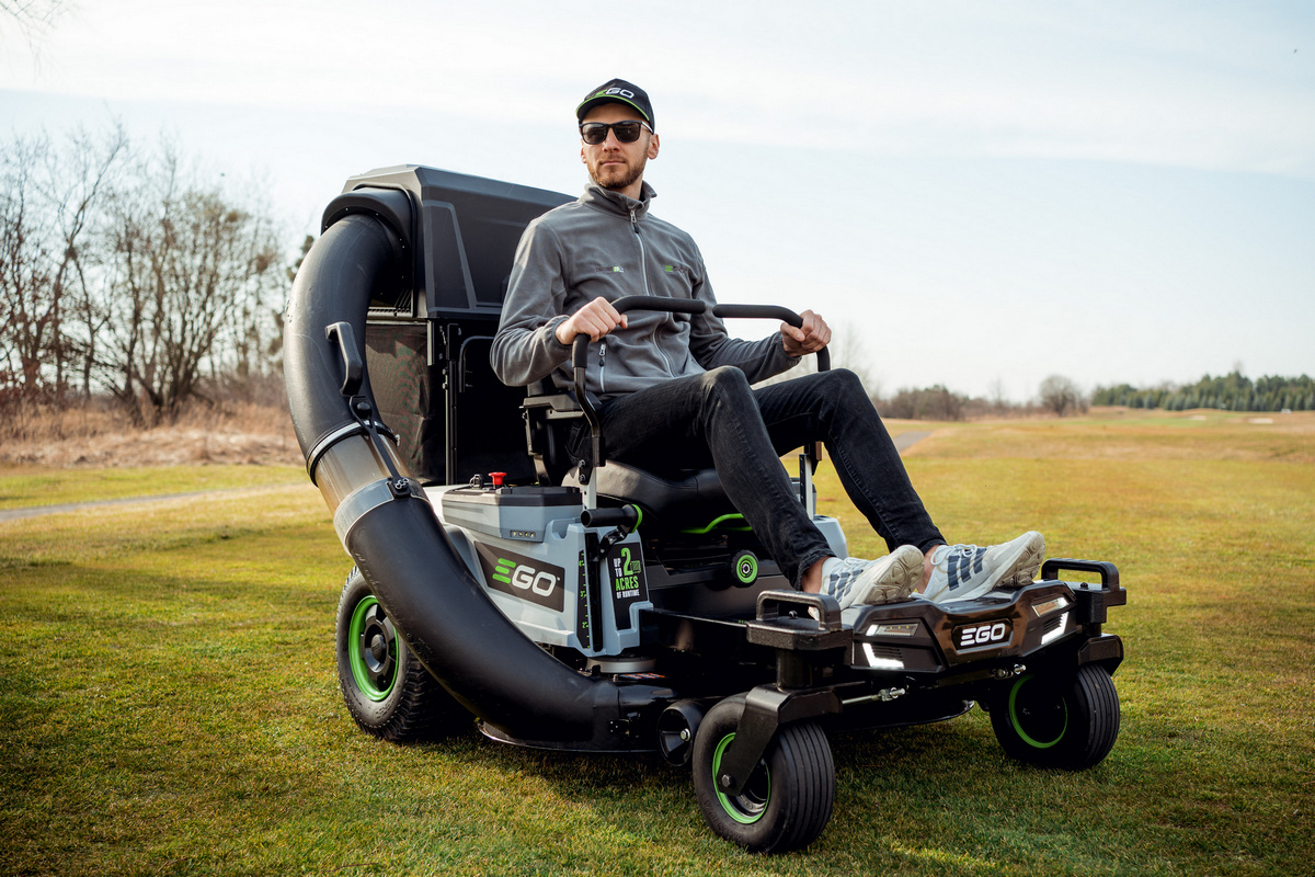 Ogród czysty i bez spalin z kosiarką akumulatorową EGO Power+ Z6