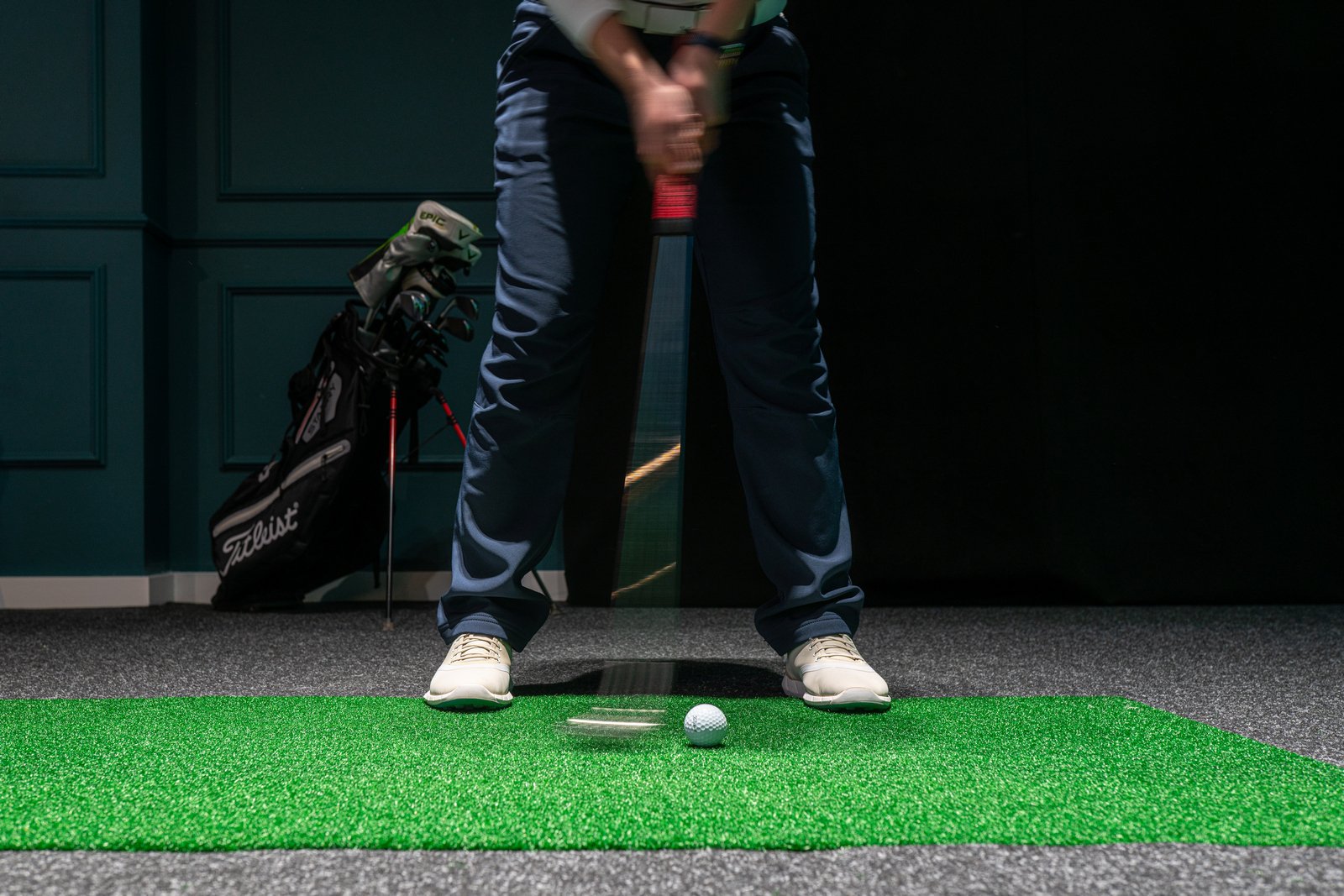 Symulator golfa Trackman w strefie Dune Golf & Racing